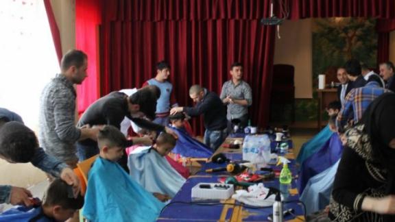 Sürmene Çıraklık Eğitim Merkezi ile Arsin Atatürk İlkokulu´nun Ortaklaşa Düzenlediği Saç Kesim Etkinliği