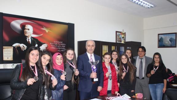 Arsin Anadolu Lisesi Sportif Faaliyetlerde Büyük Başarılara İmza Atıyor!