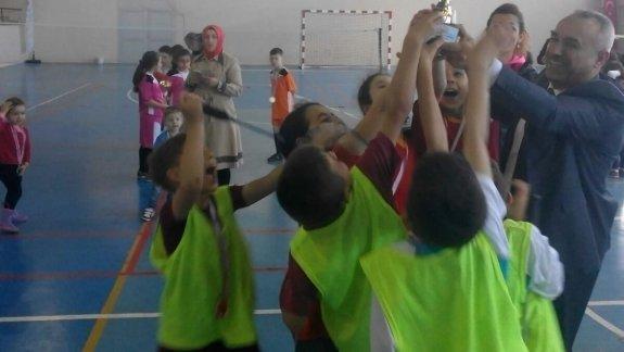 İlçemizde, Cumhuriyet İlkokulu Badminton Karma Takımı Trabzon İl Birincisi