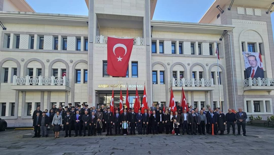 29 Ekim Cumhuriyet Bayramı Çelenk Sunma Programı Gerçekleştirildi